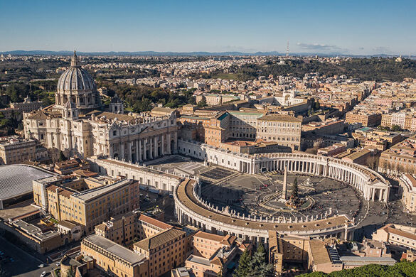 (Image)-image-Italie-Rome-Basilique-et-Place-Saint-Pierre-as_313862107.jpg - Photo