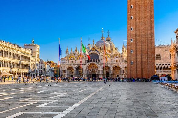 (Image)-image-Italie-Venise-Basilique-et-place-Saint-Marc-as_293412656 - Photo